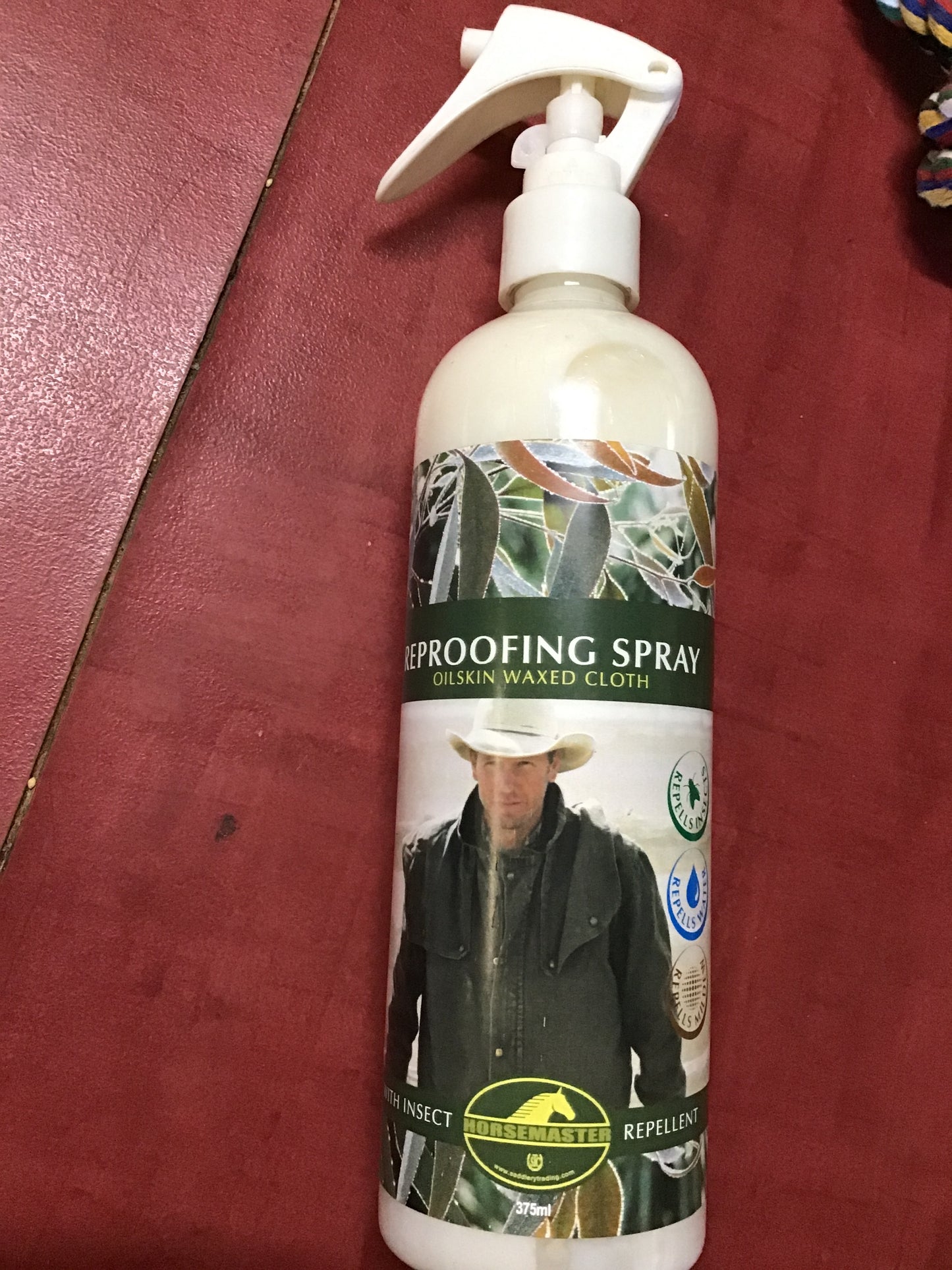 Oilskin Re-Proofing Spray w/ Insect Repellent - 375mL